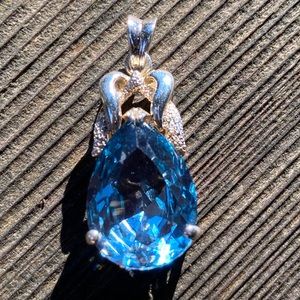 Pretty blue topaz & silver vintage-like pendant